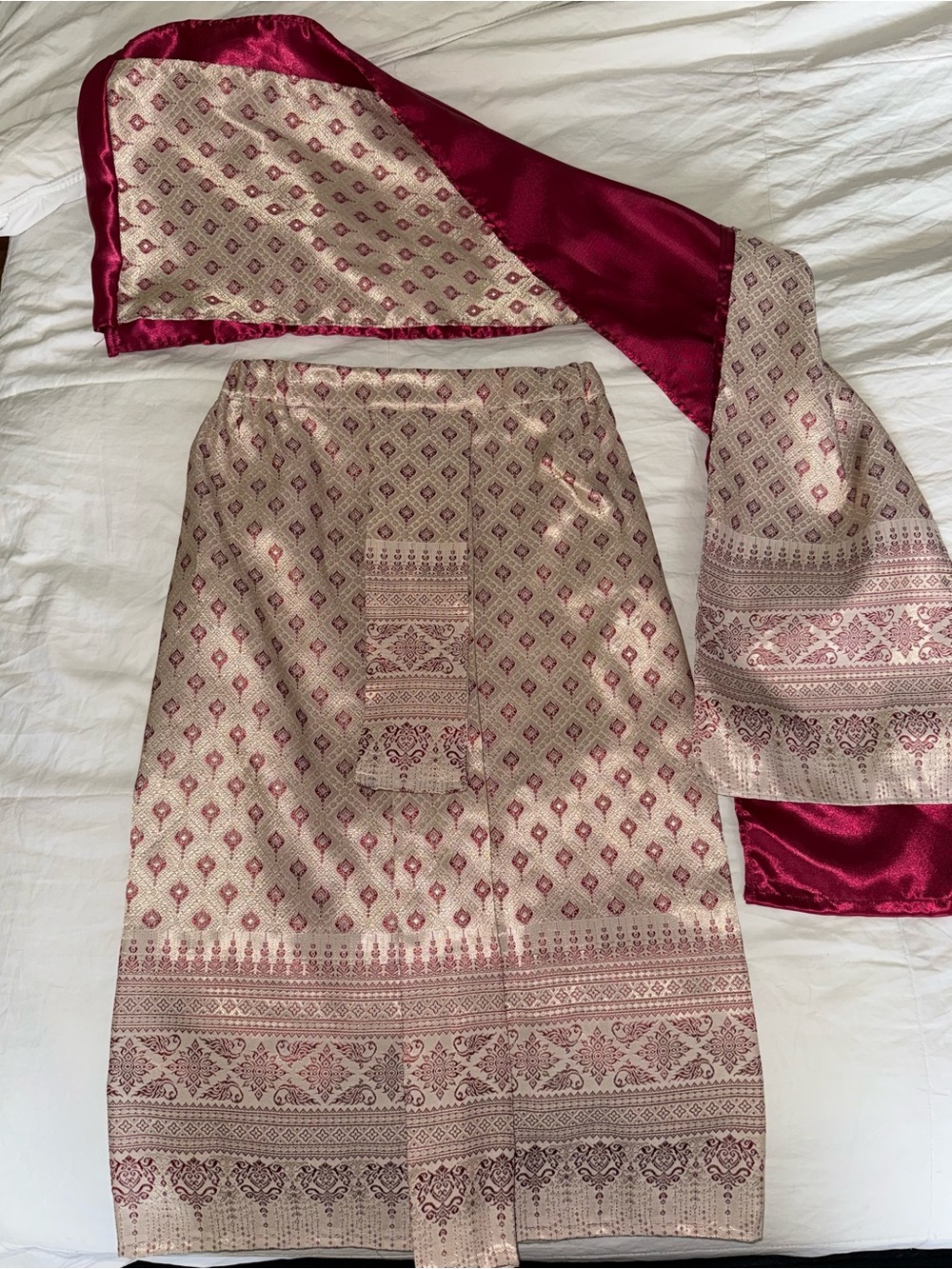 Authentic Traditional Thai Matching Set - Picture 2 of 2